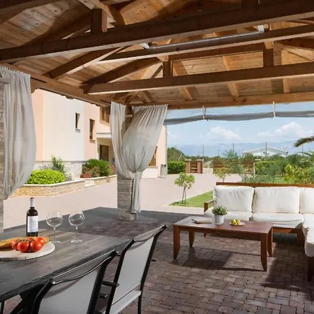 Apartament In With Sea View, Terrace, Air Conditioning, Wi-fi