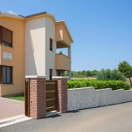 In With Sea View, Terrace, Air Conditioning, Wi-fi * Vir