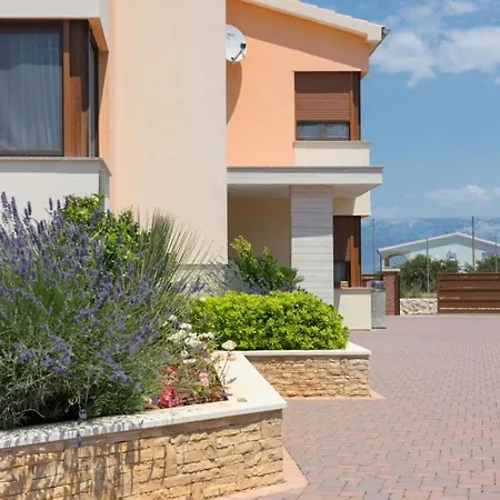 In With Sea View, Terrace, Air Conditioning, Wi-fi Apartament Vir