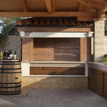 In With Sea View, Terrace, Air Conditioning, Wi-fi * Vir